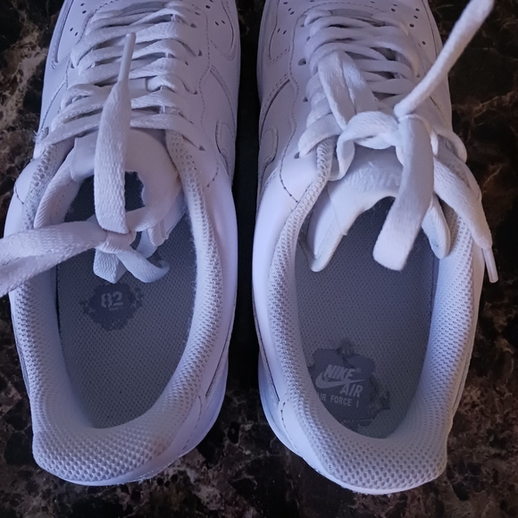 Nike Air Force 1 07 Streetwear/Lifestyle Shoes Size 7.5 Men/9 Women - Picture 10 of 11